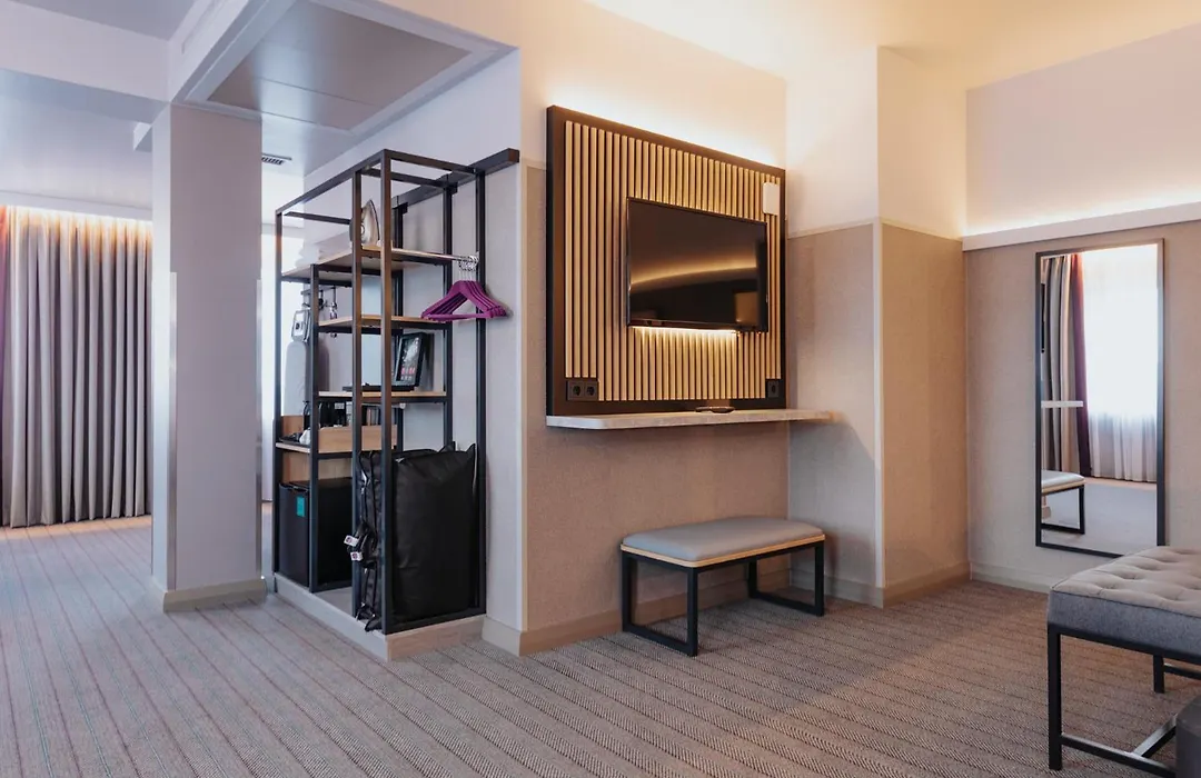 Premier Inn Koln City Mediapark-1