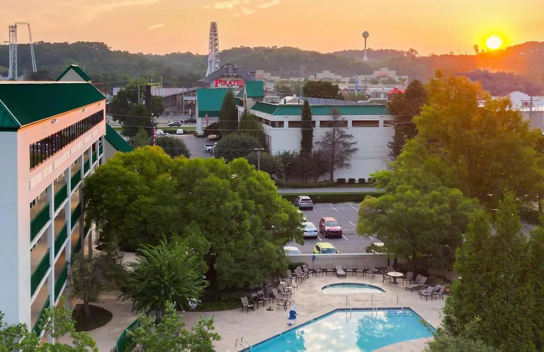 Quality Inn Near The Island Pigeon Forge-1