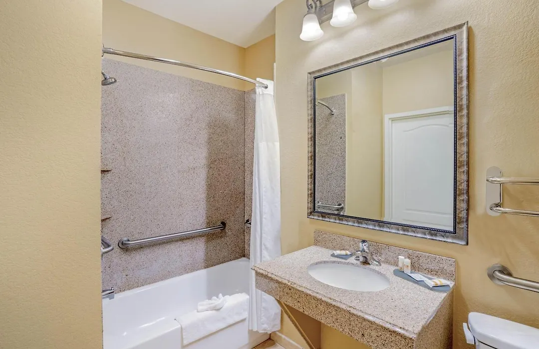 La Quinta By Wyndham Vicksburg-1