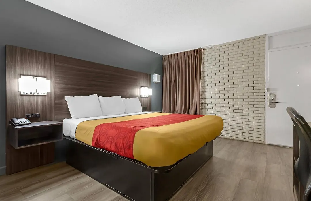 Econo Lodge Creedmoor - Butner-1