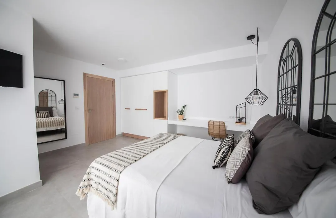 Hostal Cervantes Playa-1