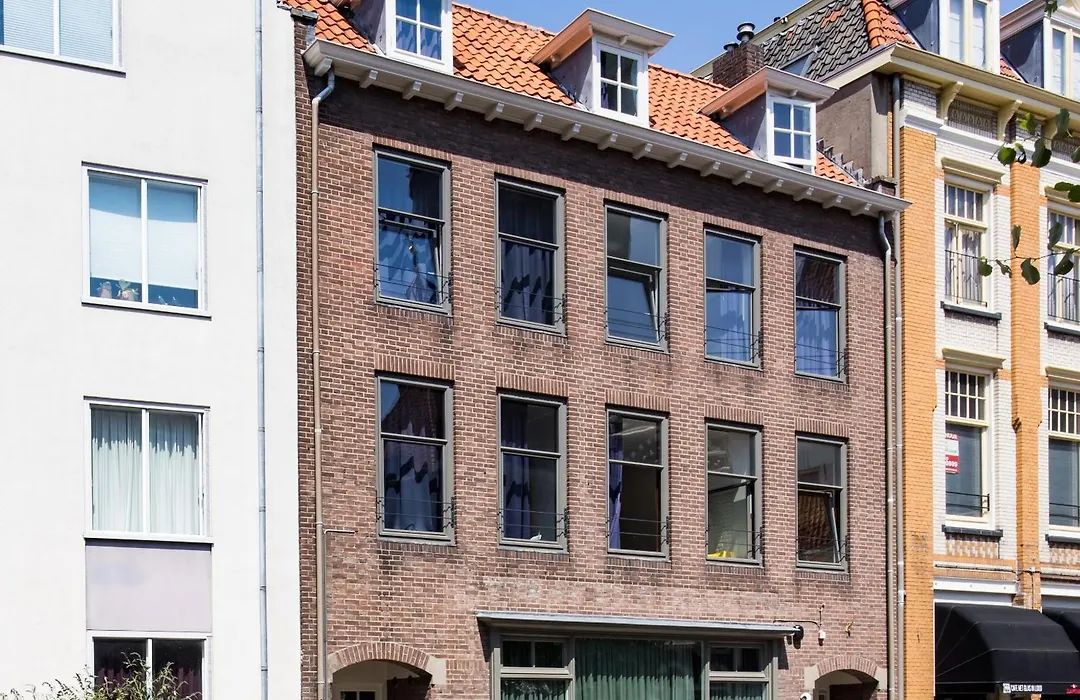 Stadshotel aan de IJssel in centrum Deventer-1