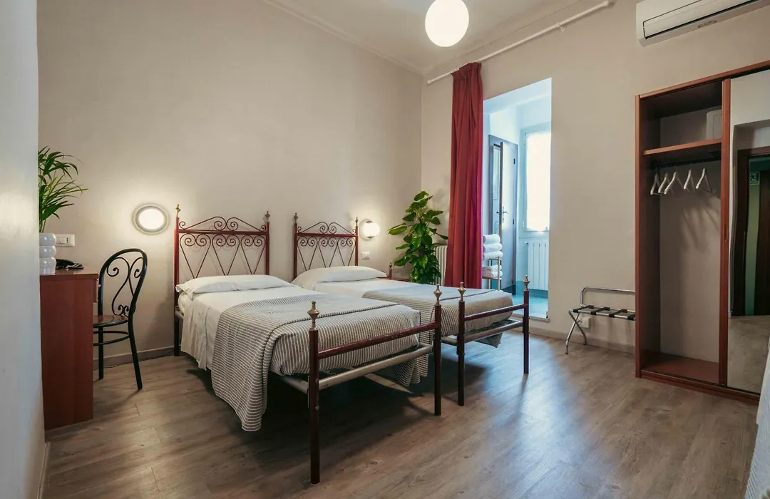 Hotel Italia-1