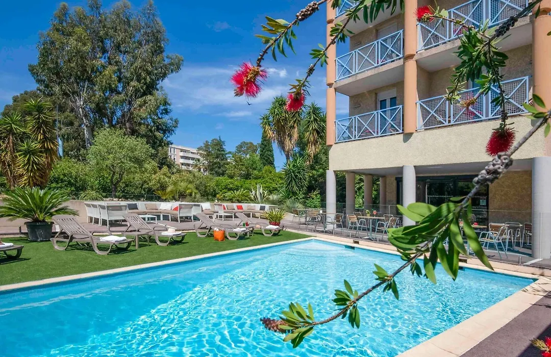 Ibis Hyeres Centre-1