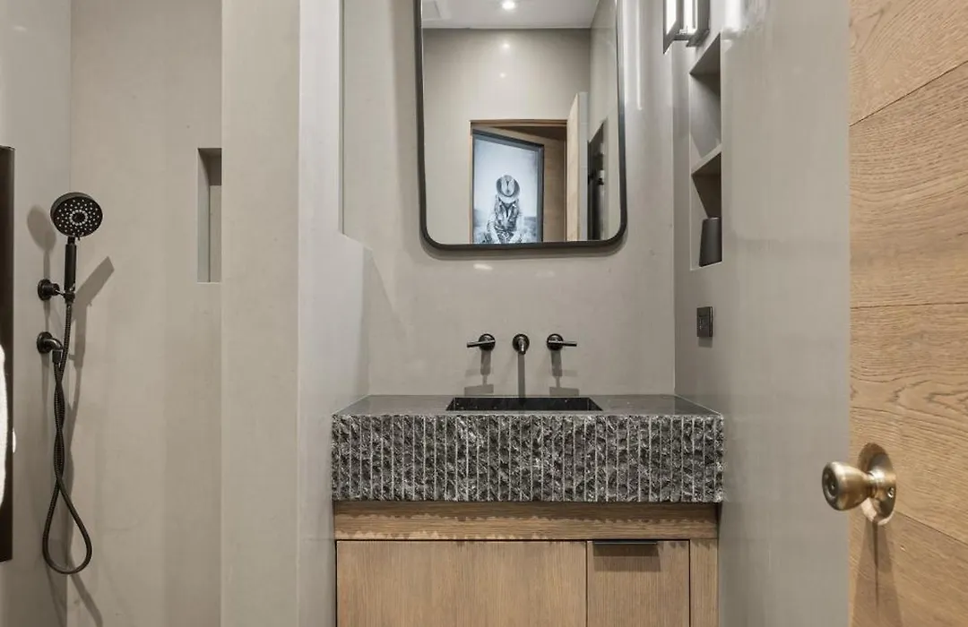Independence Square 301, Great Hotel Room With Excellent Location & Rooftop Hot Tub-1