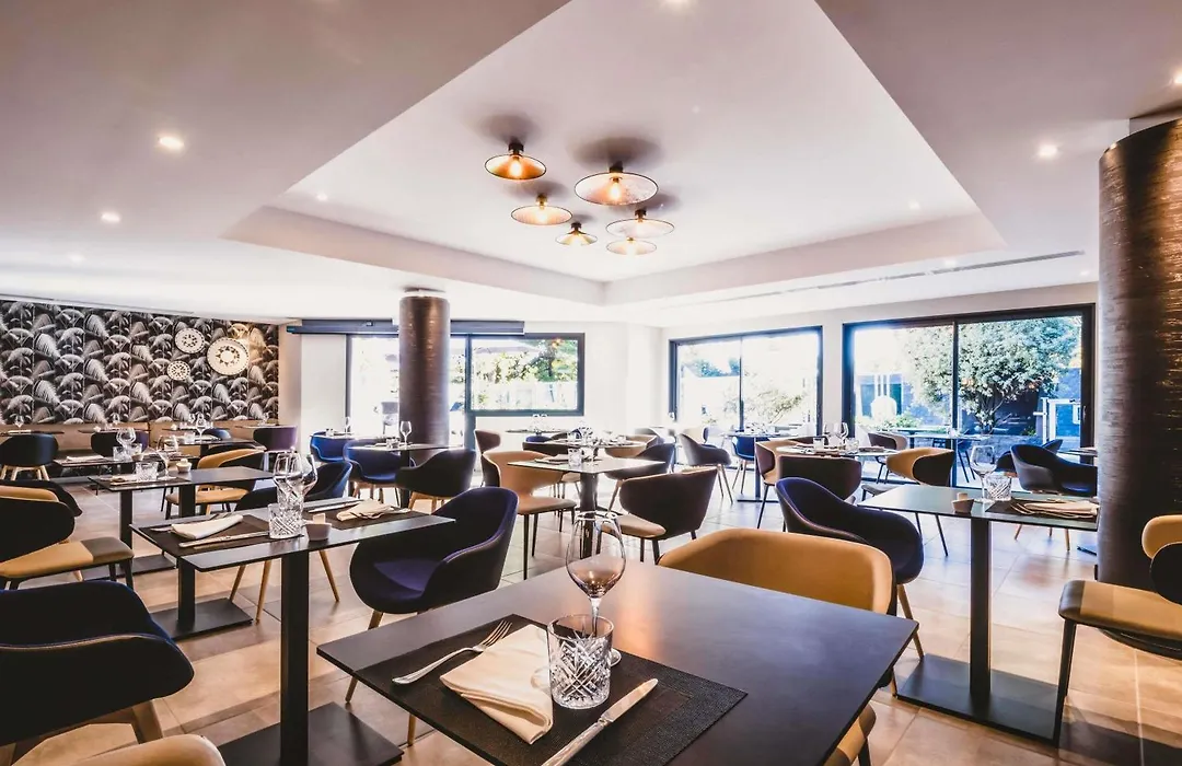 Mercure Pau Palais des Sports-1