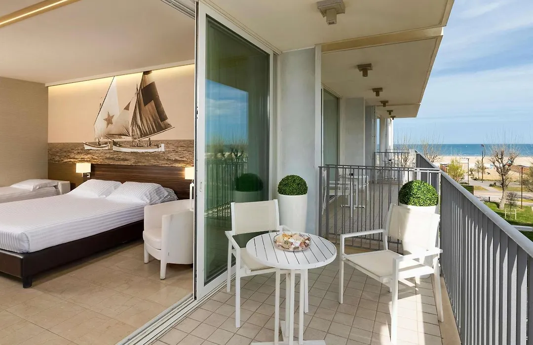 Mercure Rimini Lungomare-1