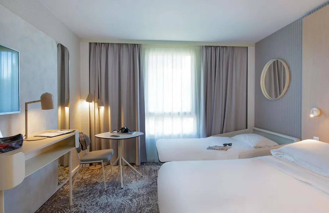 Novotel Aix-en-Provence Pont de L'Arc-1
