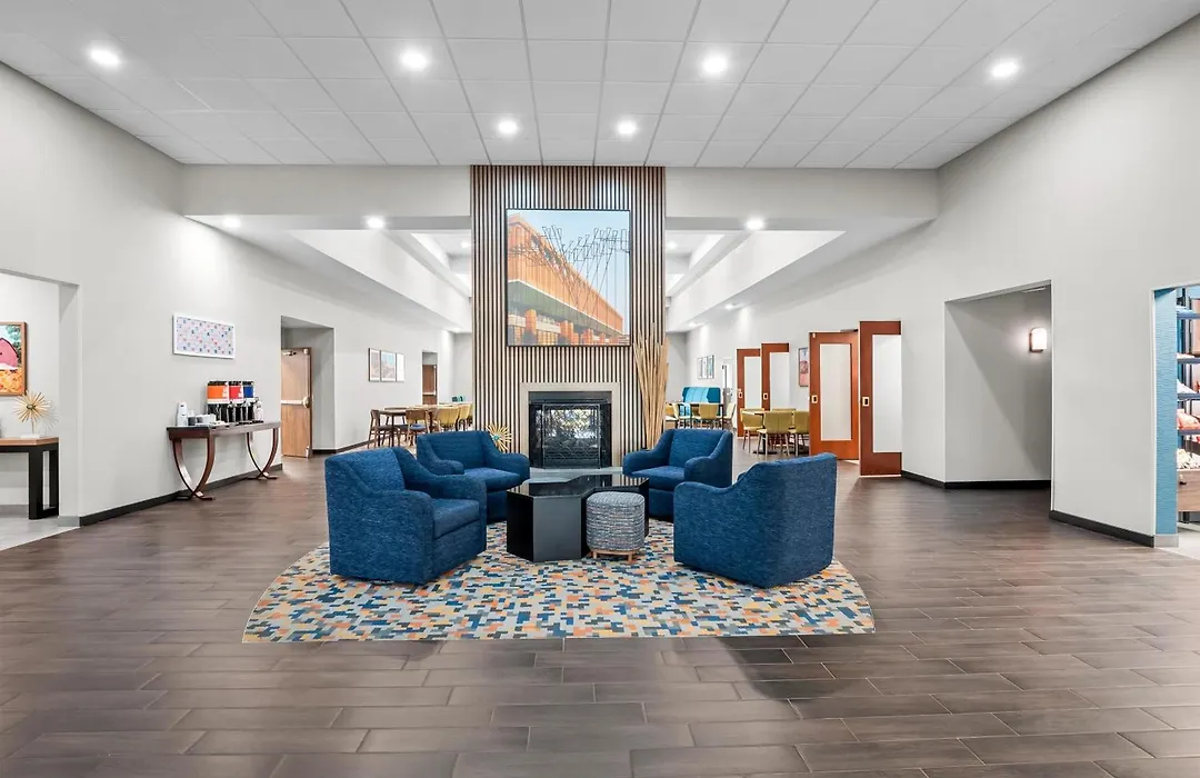 Hampton Inn & Suites East Lansing-1