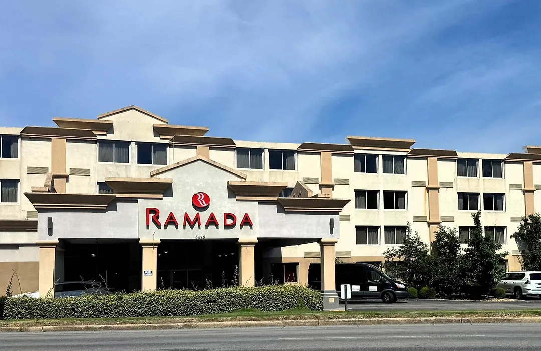 Ramada By Wyndham Birmingham Airport-1