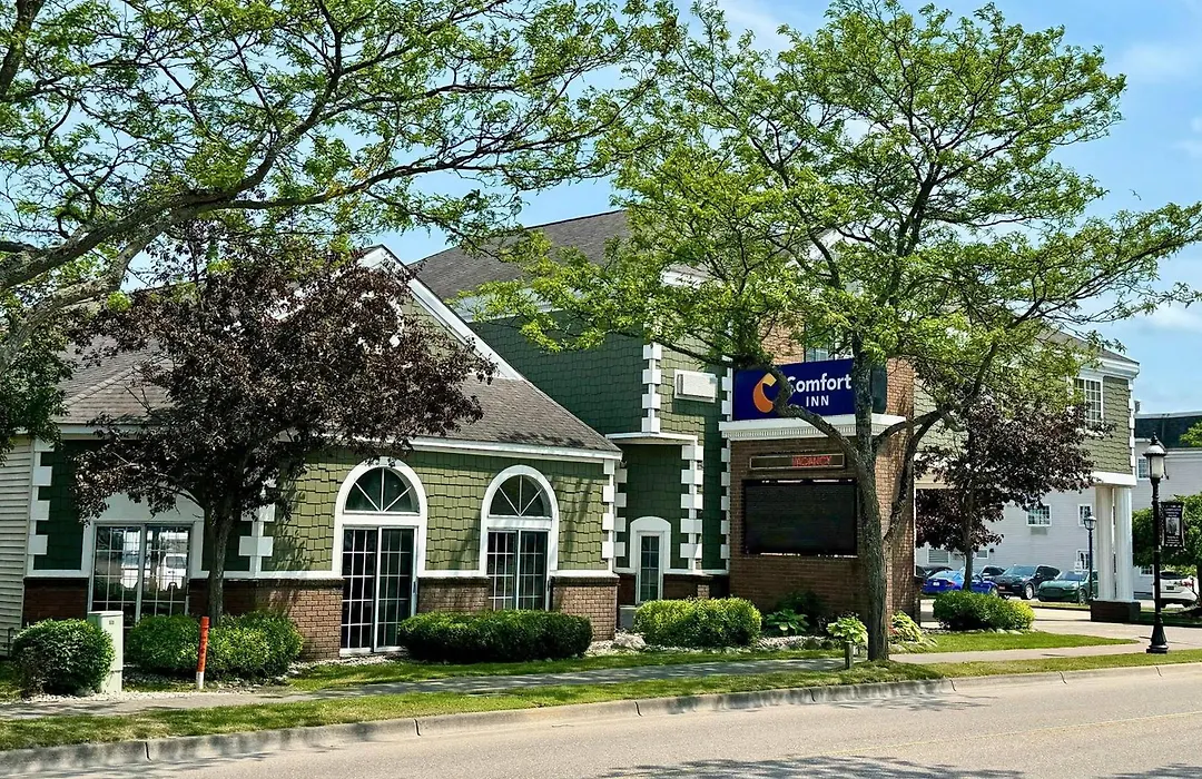 Comfort Inn Lakeside-1