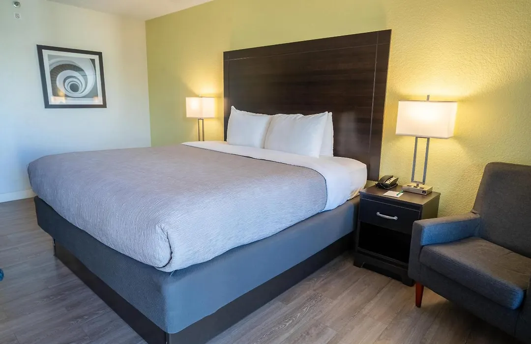 Quality Inn Palm Beach International Airport-1