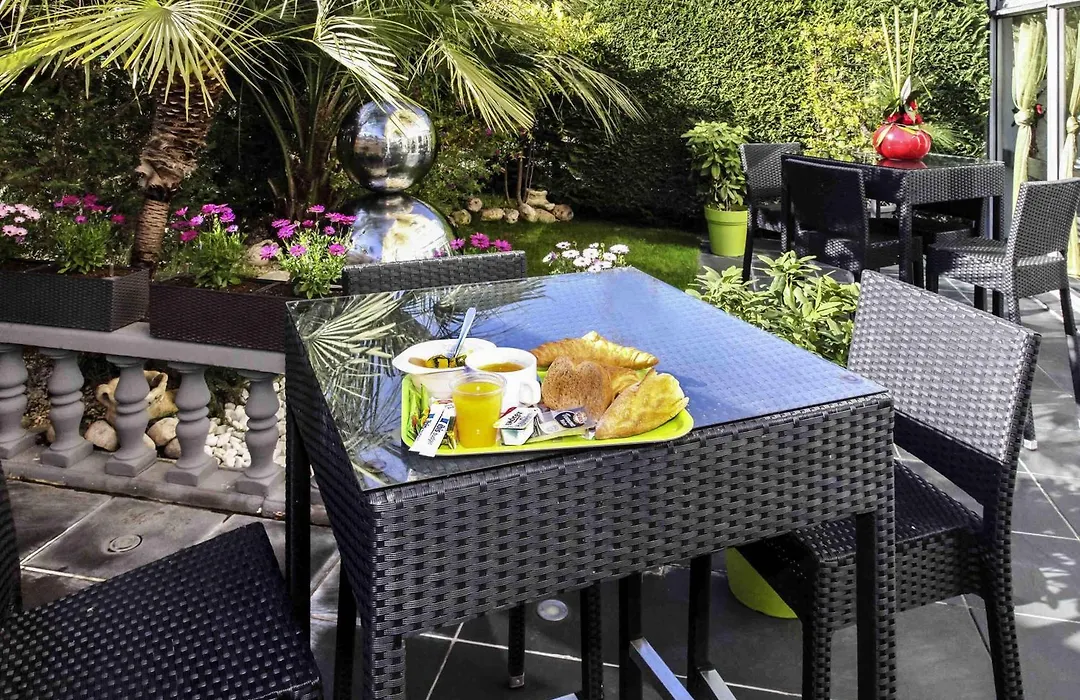 Hotel Ibis Budget Nice Palais Nikaia-1