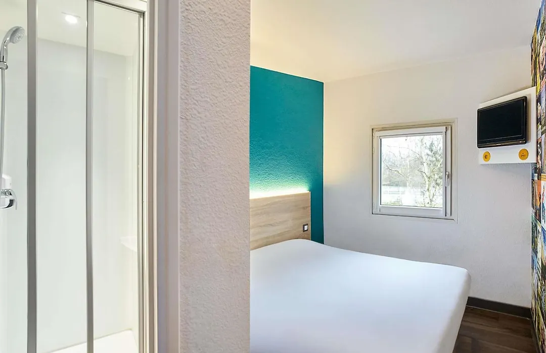 Hotelf1 Antibes Sophia Antipolis-1