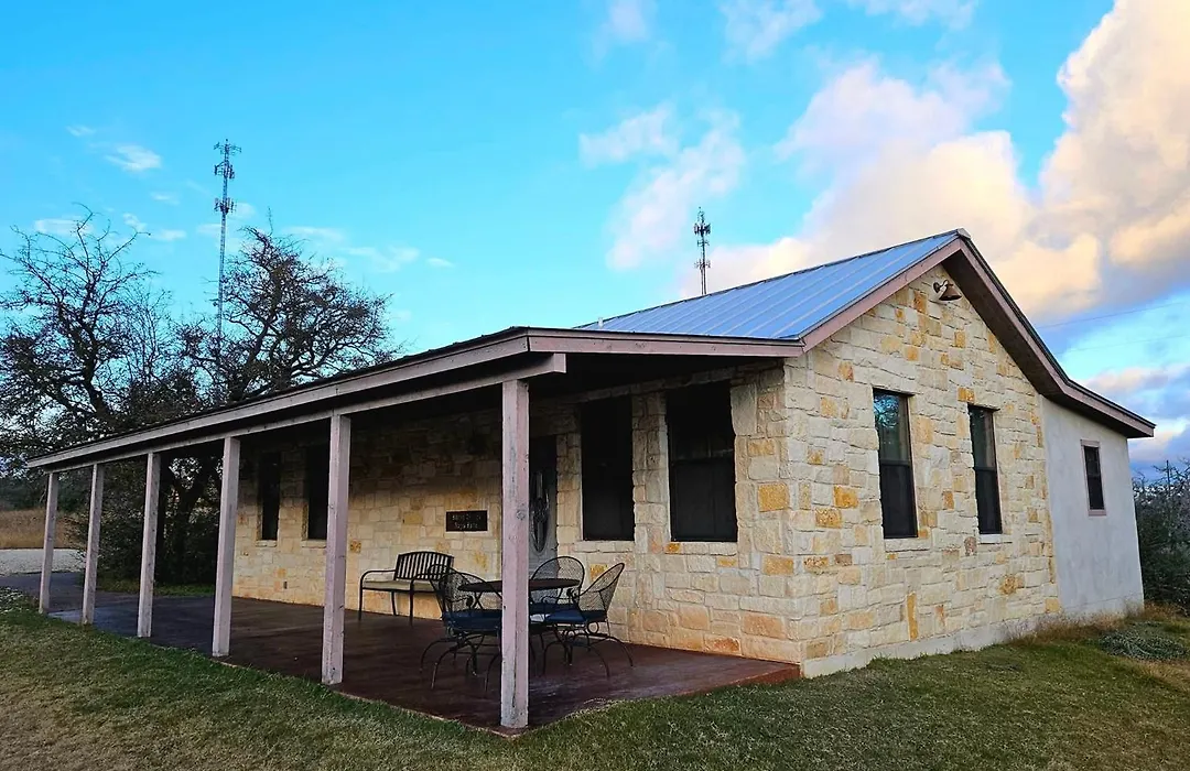 Breezy Hills Cottages - Hill Top Cottage-1