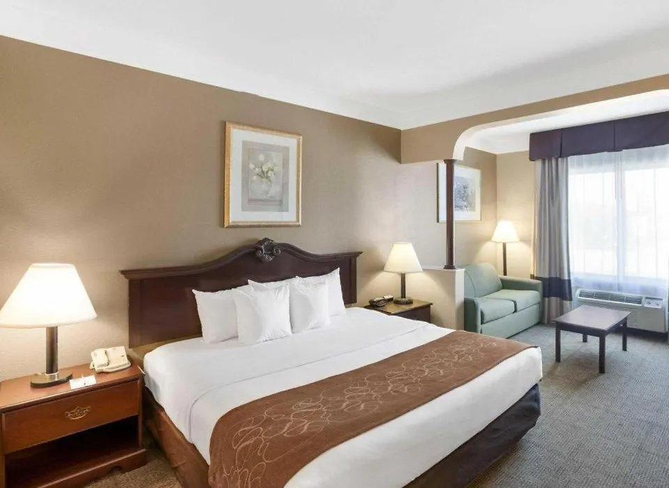 Comfort Suites Plainview-1
