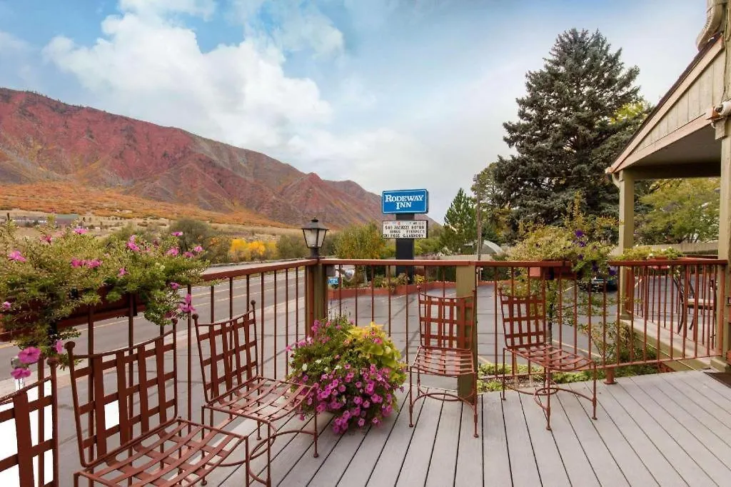 Rodeway Inn-1