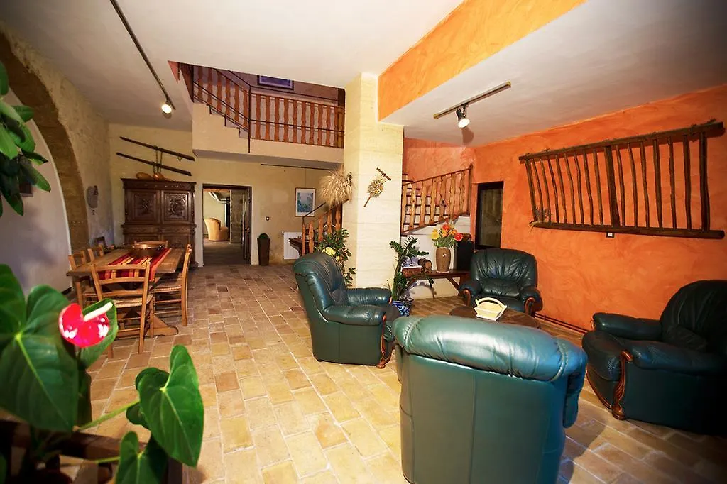 Maison d'Hôtes Lou Geneste-1