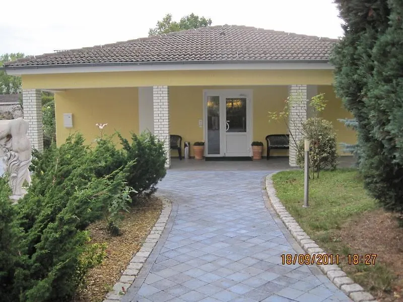 Hotel Merkur Garni-1