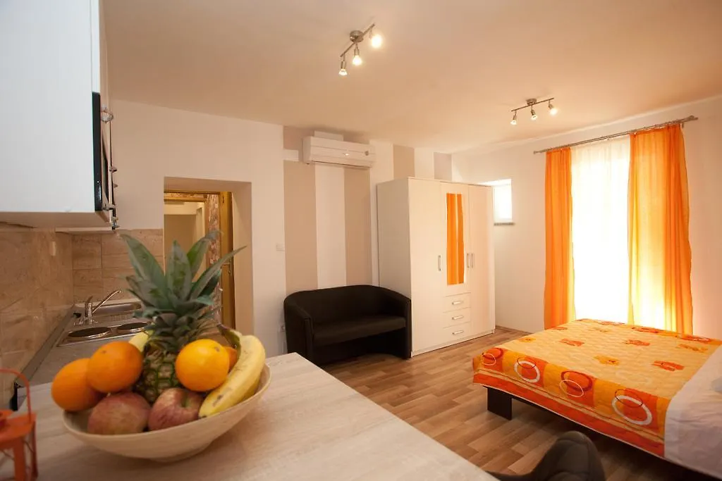 Central Luxury Rooms Izidor-1