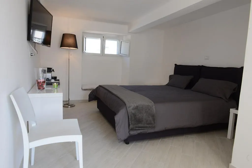 B&B Sparano Luxury Suites-1