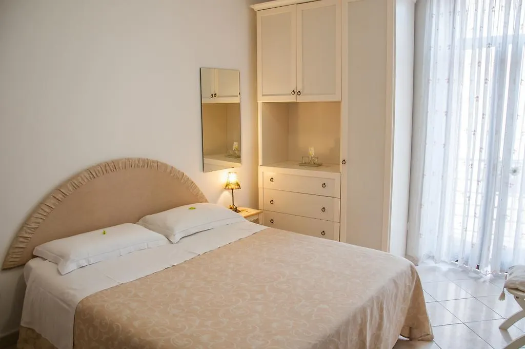 Bed & Breakfast Alla Loggetta-1