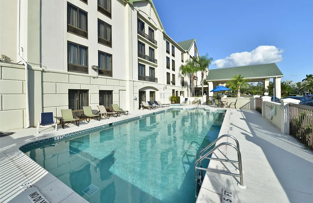 Spark By Hilton Fort Myers-1