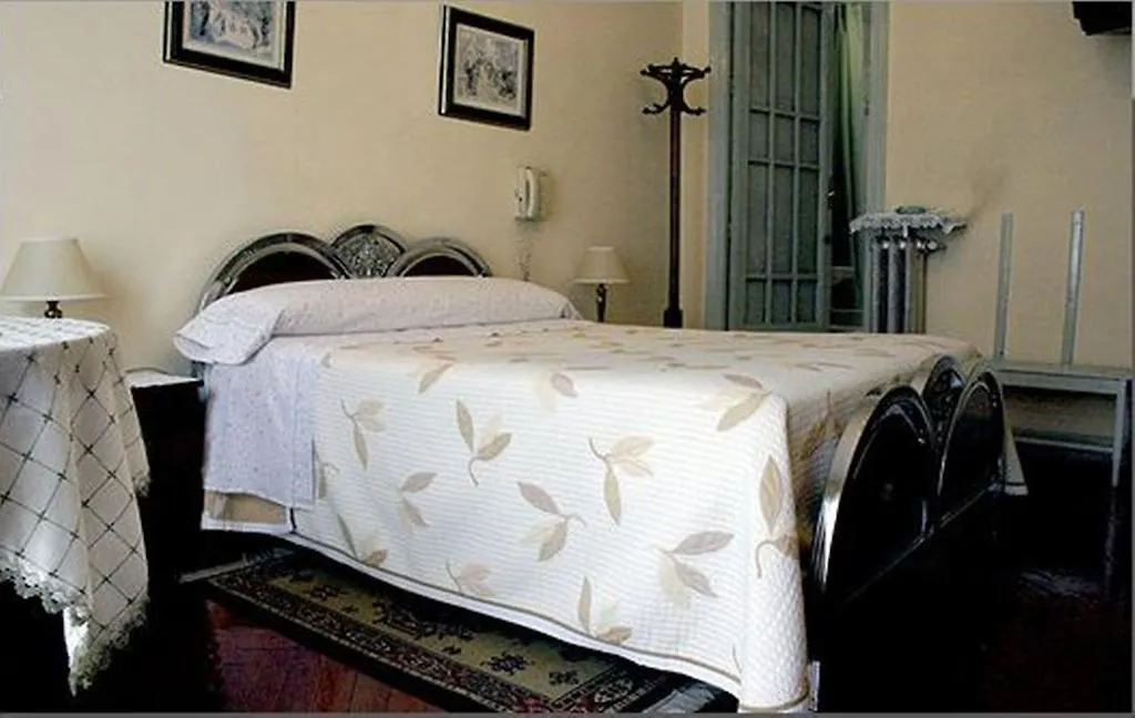 Hostal Delfina-1
