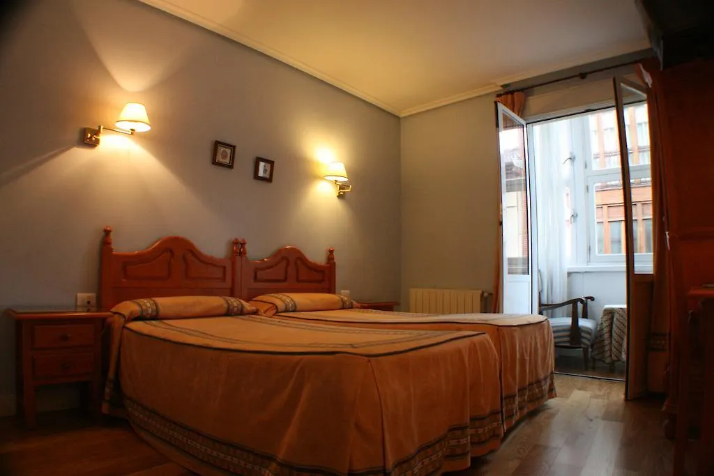 Pension Bilbao-1