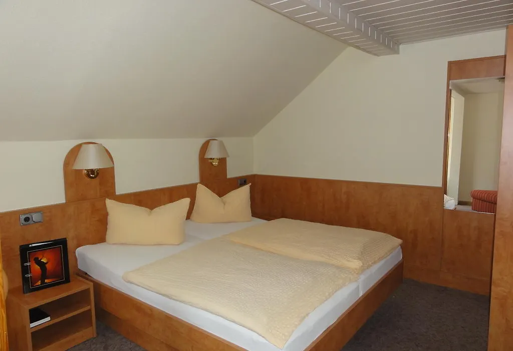 Hotel Garni Melchendorf-1