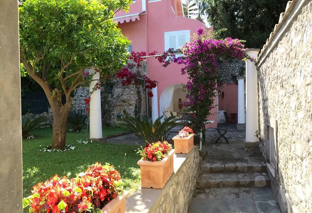 Capri Villa Bismarck-1