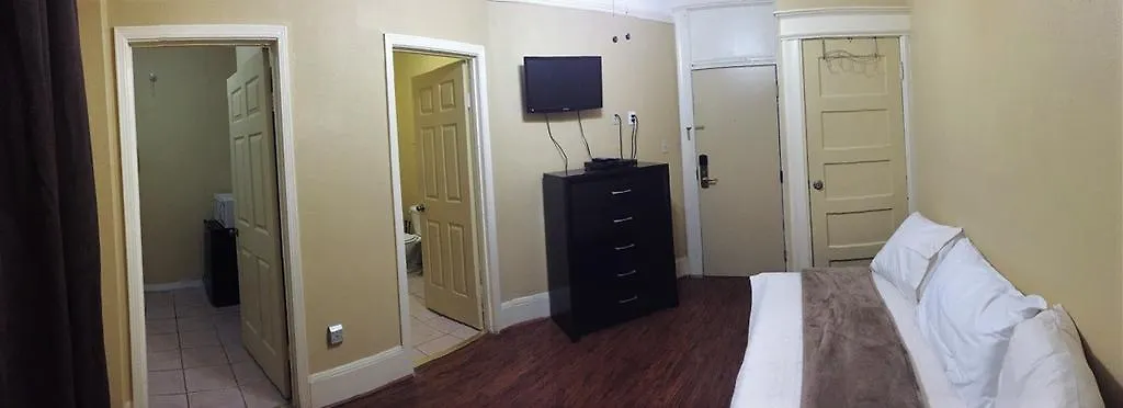 Yale Hotel-1
