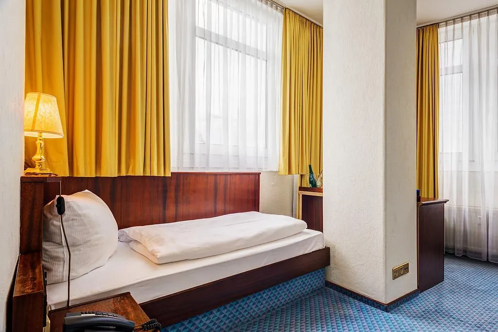 Hotel Panorama am KURFÜRSTENDAMM-1