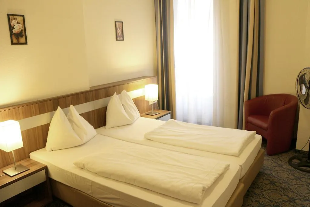 Hotel Carina-1