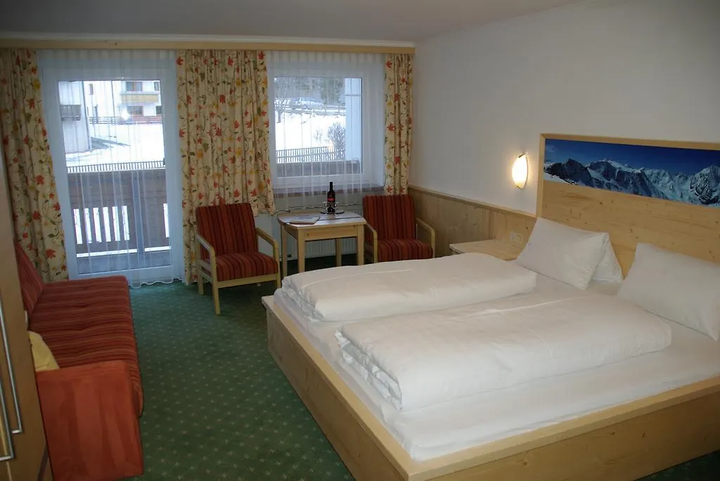 Alpenhof Pension-Garni-1