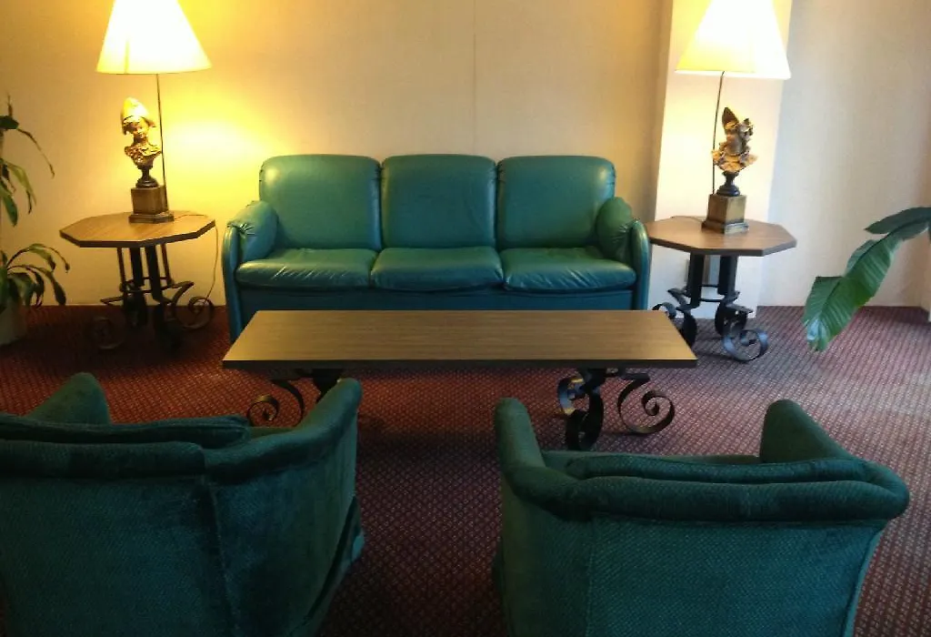 Aurora Fox Valley Inn-1