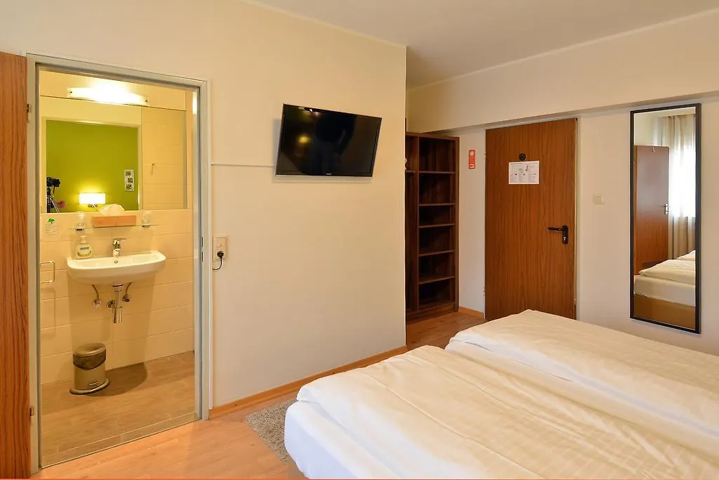 L' Angolo Ristorante & Hotel Gmbh-1