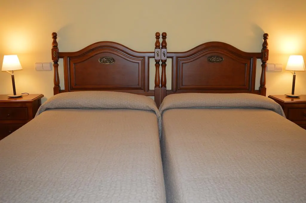 Hostal Revinuesa-1