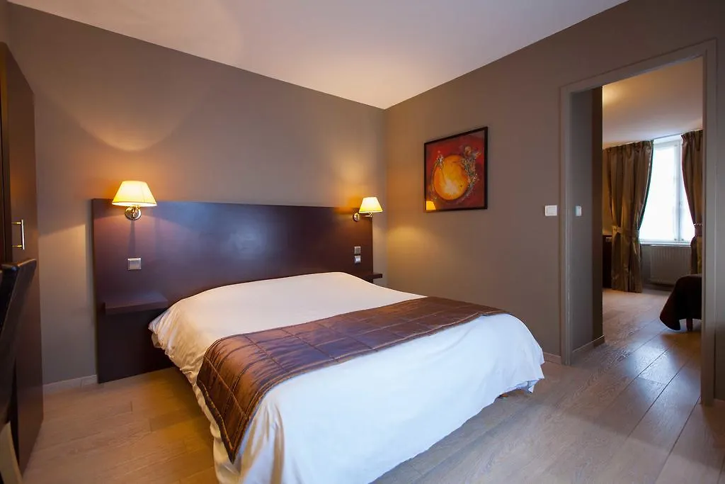 Logis Hôtel Le Cheval Blanc-1