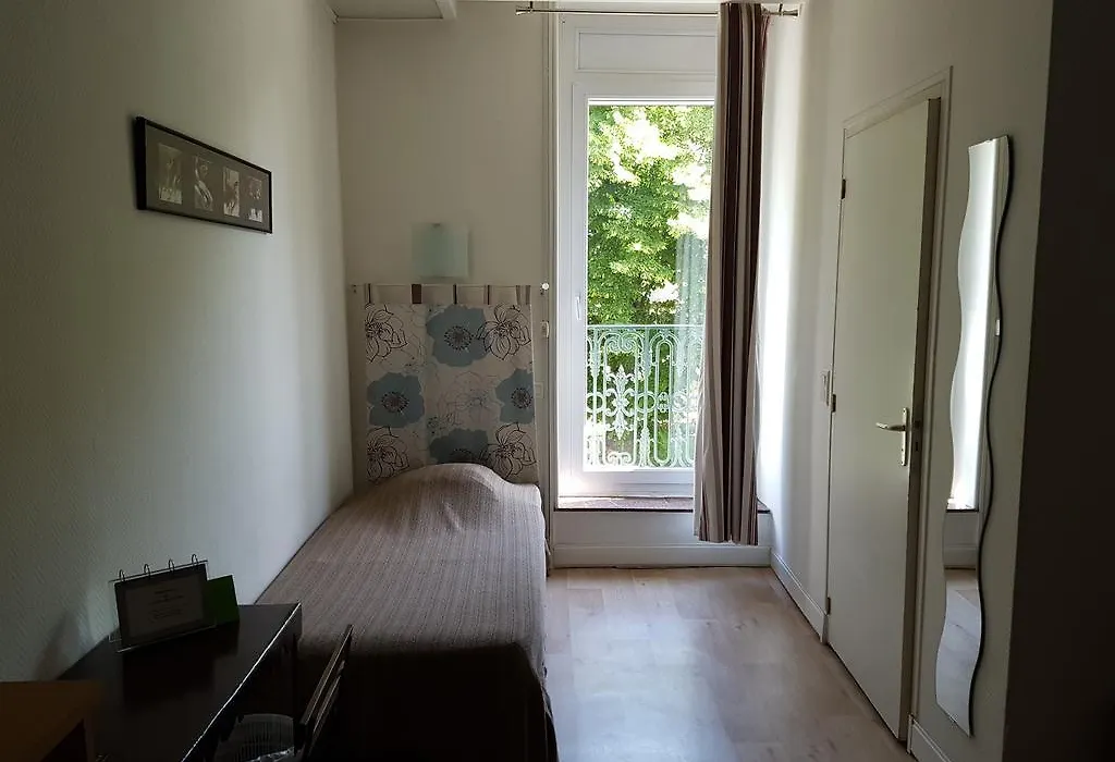 Hôtel Des Poètes avec Garage privé-1