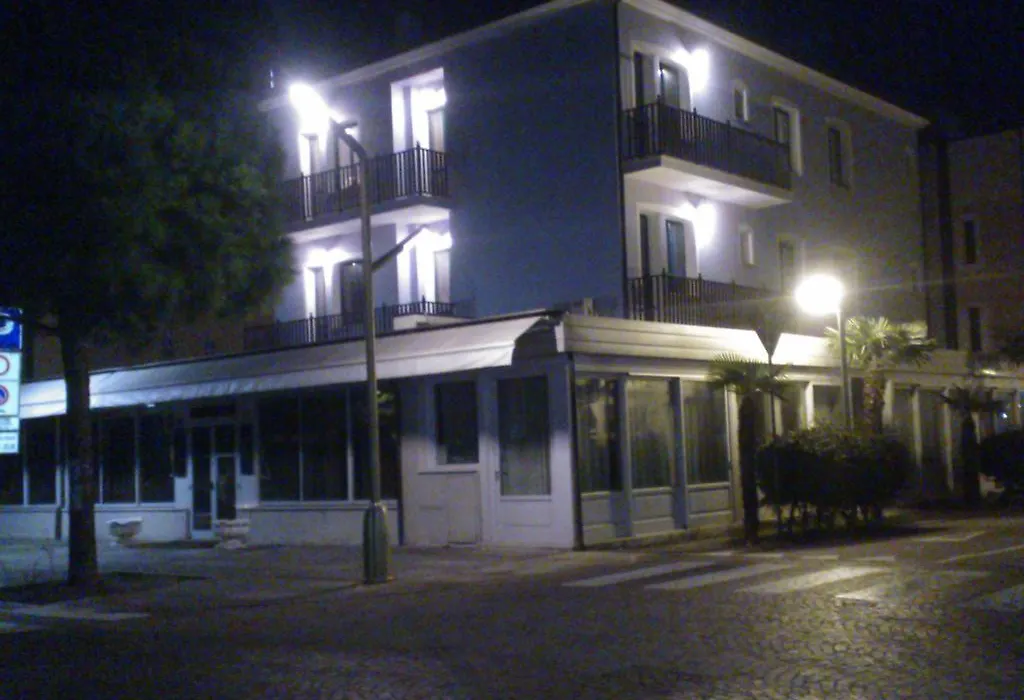 Hotel Oasis-1