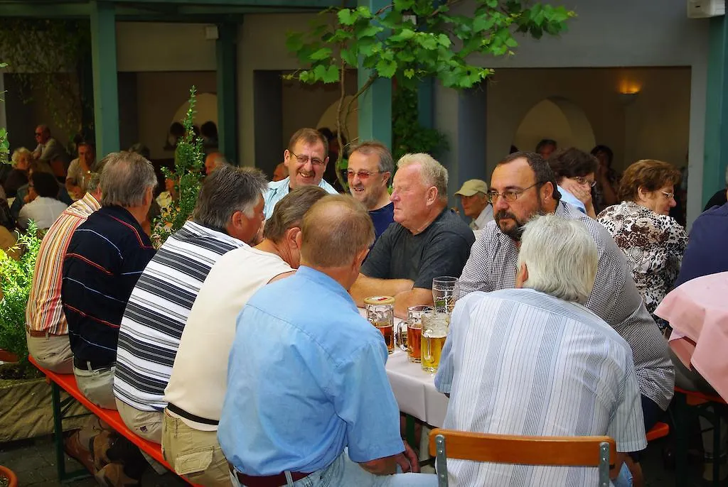 Staffelsteiner Hof-1