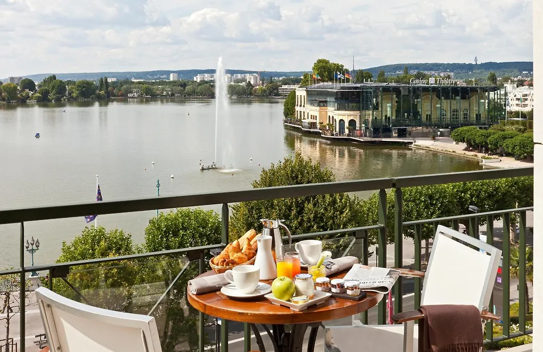Hôtel Barrière L'Hôtel du Lac-1
