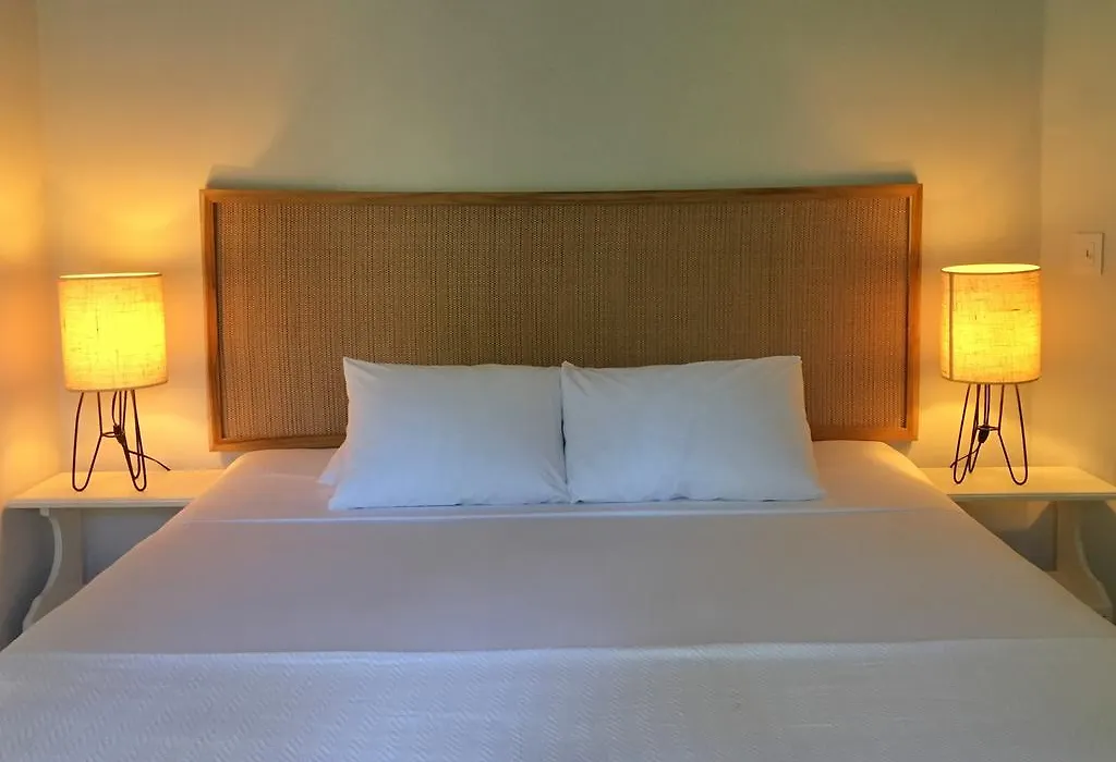 Harbor Reef Hotel-1