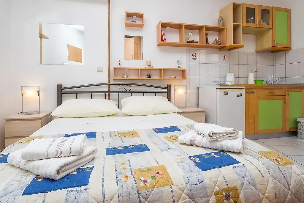 Guesthouse Teta Palmina-1