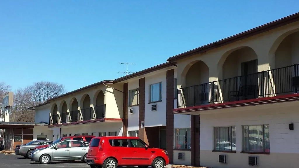 Americas Best Inn & Suites Urbana-1