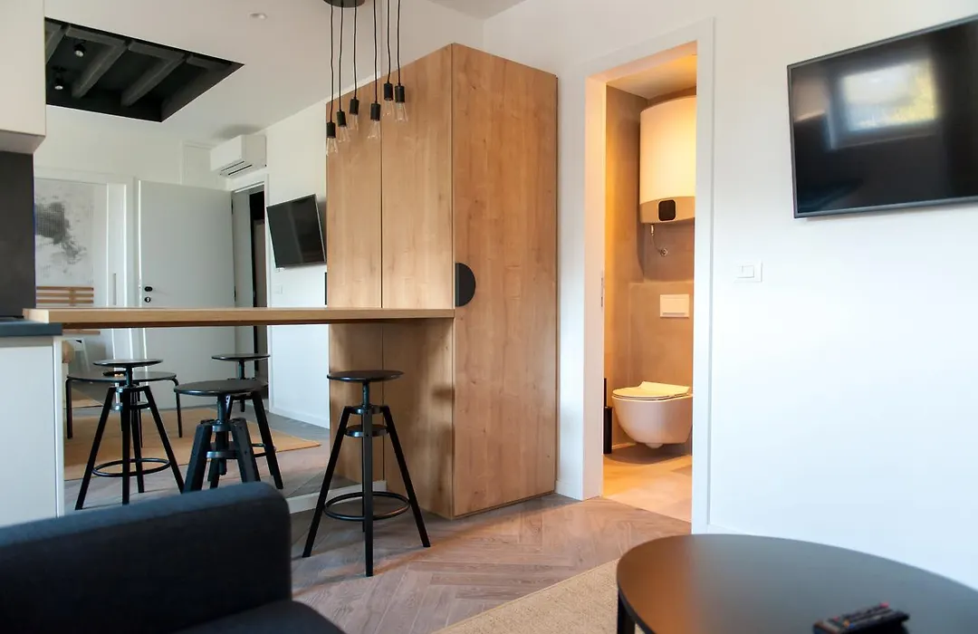 Domus Romana Lux-1