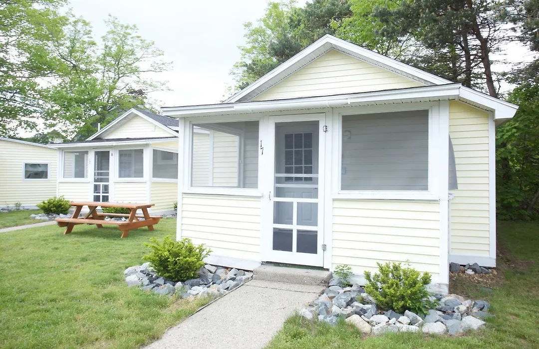 Drake'S Island Resort & Cottages-1