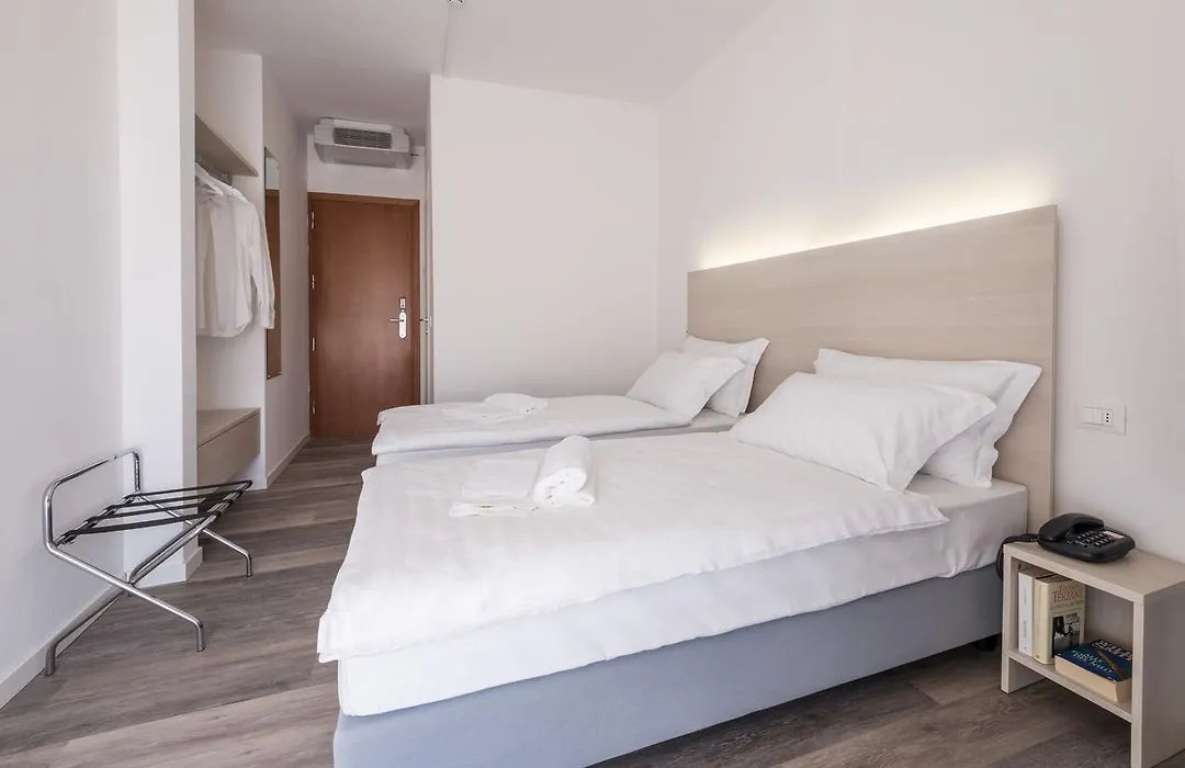 Hotel Internazionale Luino-1