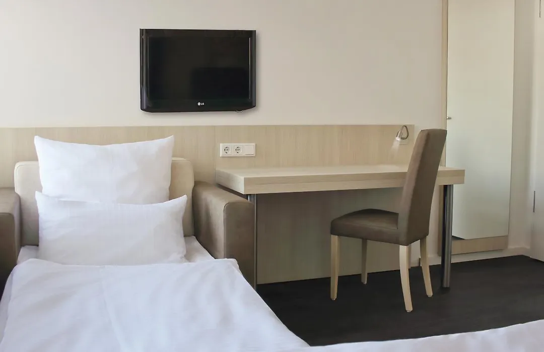 Viva Hotel Lübeck-1